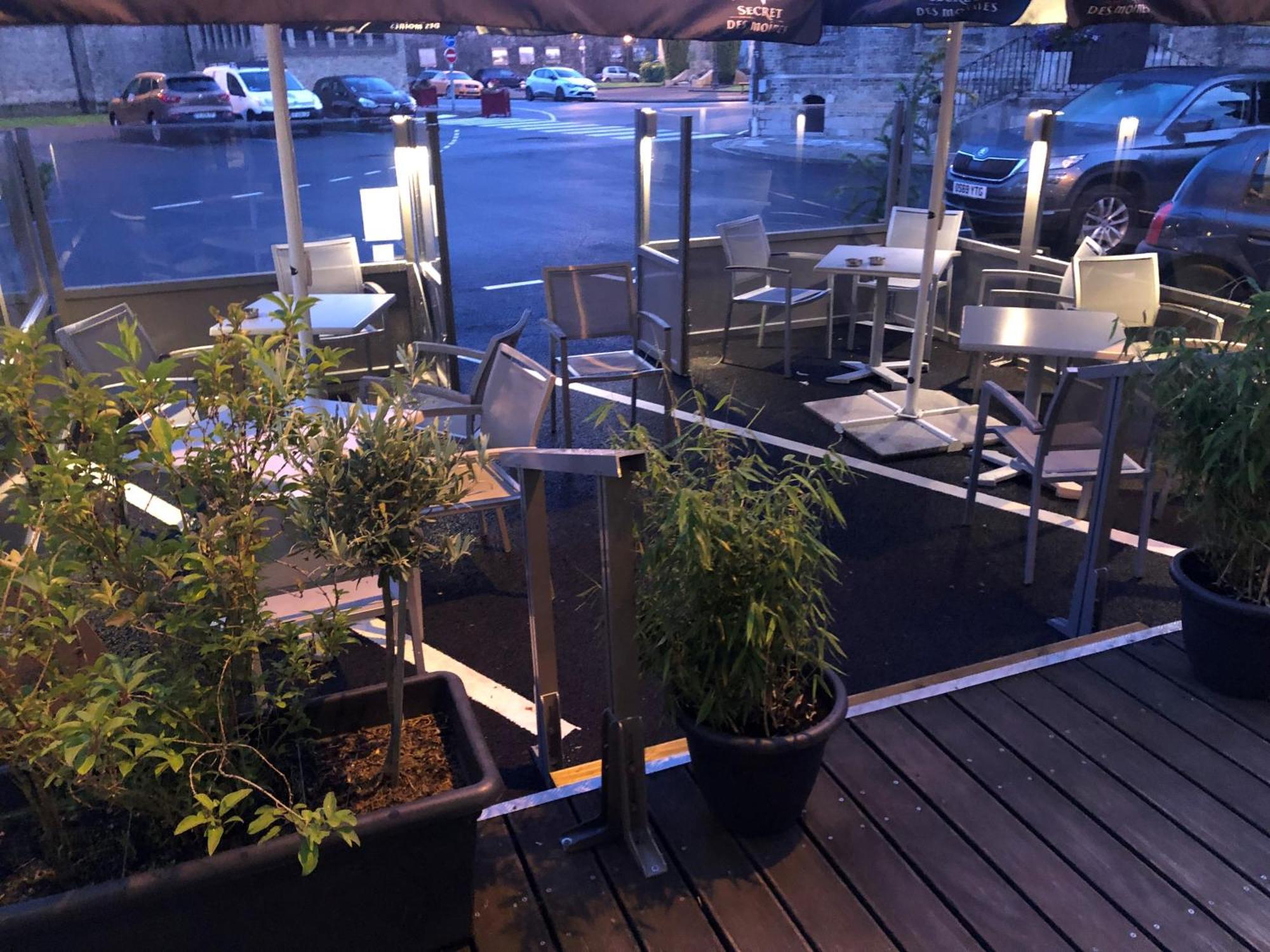 Hotel - Restaurant Au Tonnelier Bergues Exterior photo