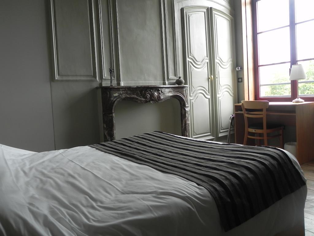 Hotel - Restaurant Au Tonnelier Bergues Room photo